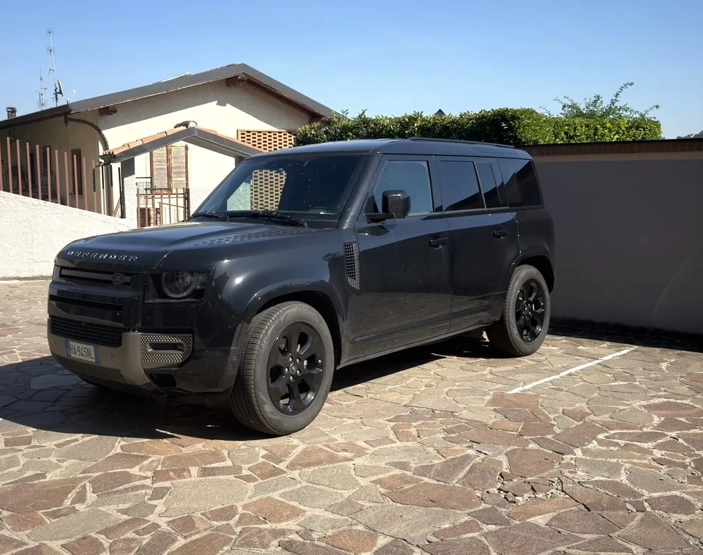 LAND ROVER DEFENDER