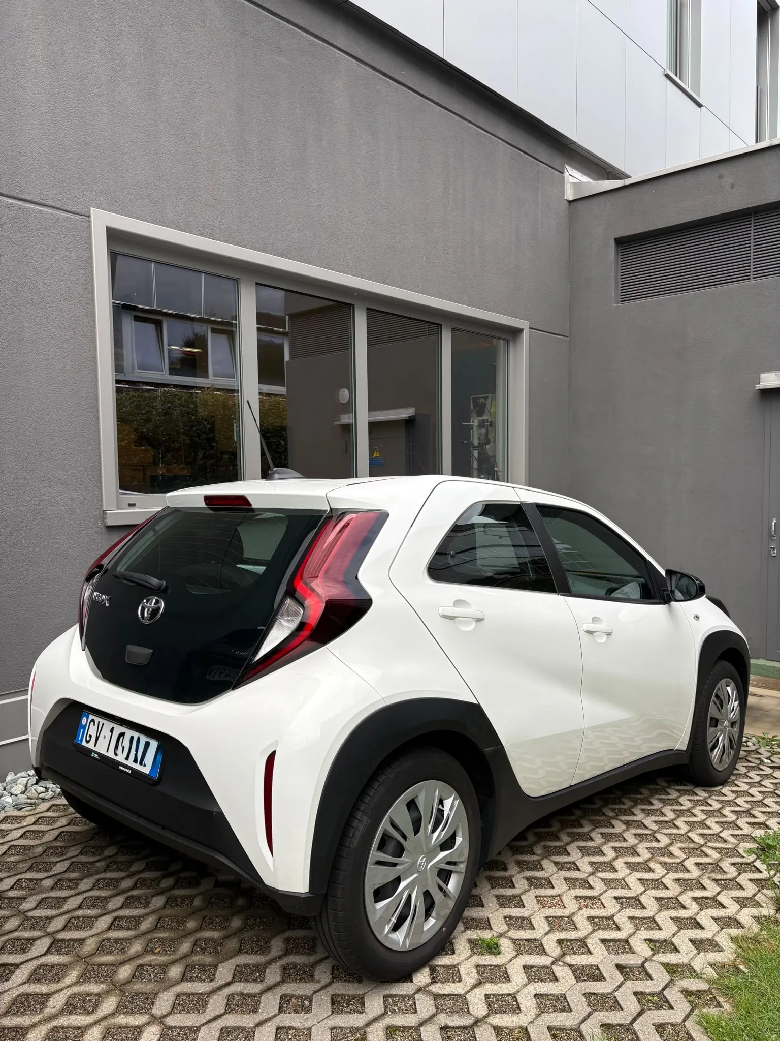 Toyota Aygo X SUV Automatico – Subentro Noleggio Arval (18 Mesi - 60.000 KM Disponibili)
