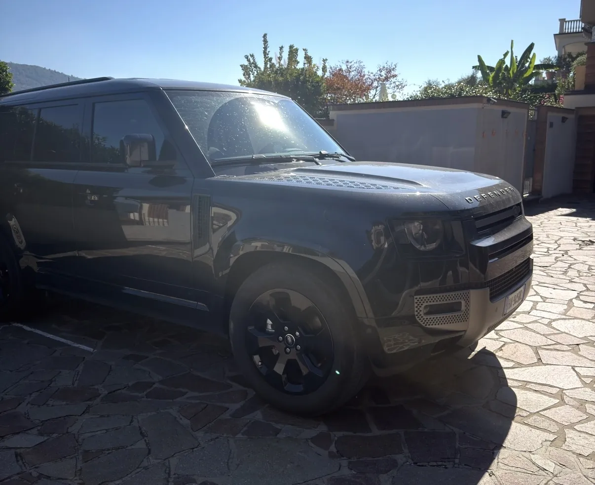 LAND ROVER DEFENDER